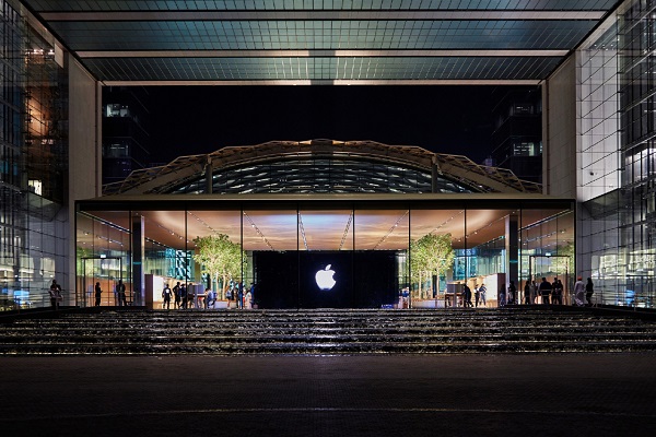 APPLE STORE玻璃屋美店新景點！奢華黑金字塔建築設計美翻