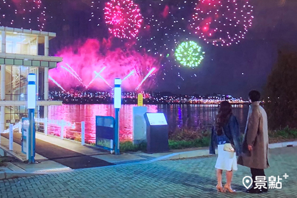 首爾世界煙火節每年秋天在漢江施放煙火。(圖／Netflix，社內相親)