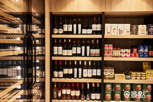 義饗市集有各式義大利進口葡萄酒，酒醋、食材。