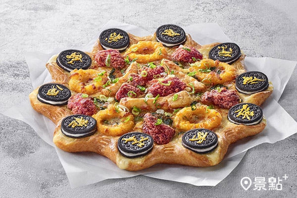 必勝客「台味第一讚鹽酥雞比薩」限定搭配「黑脆可可起司餅皮」限時限量開賣。