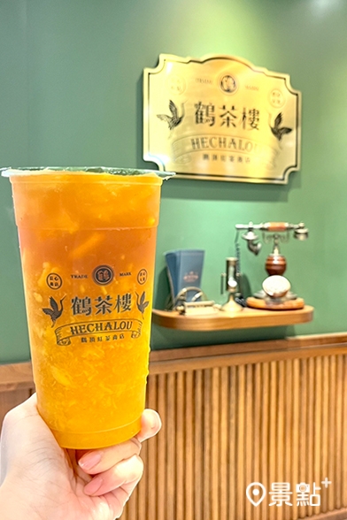 粒粒芒果‧鶴頂紅茶，售價70元。