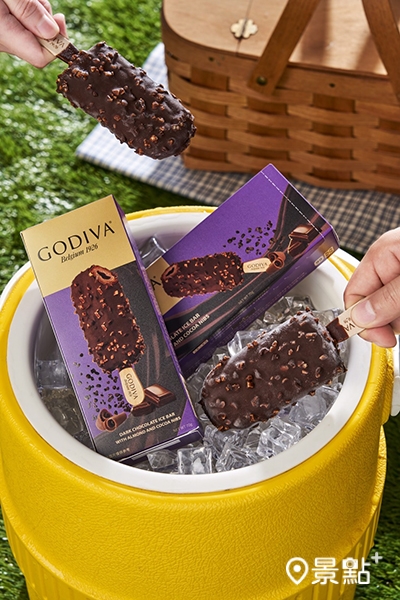 冰脆巧克力外殼與內層可可醬流心。