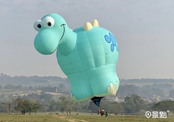 來自巴西的劍龍「Steggy」熱氣球高度約22.5公尺、寬度約17公尺。