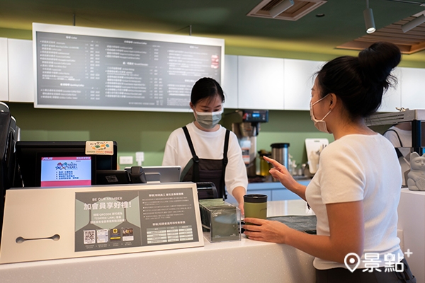 磐石店以華碩企業的環境永續概念結合COFFEE LAW的咖啡生活氛圍。