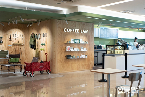 COFFEE LAW聯手Coleman打造戶外OUTDOOR休憩區域。（圖／COFFEE LAW，以下同）