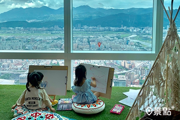 在台北101高樓畫畫是十分特別的體驗。