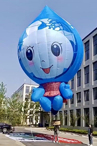今年活動還石岡專屬熱氣球水滴寶寶，首次與大家見面。（圖 / 石岡區公所）