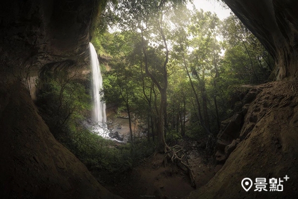 三貂嶺瀑布群沿途可以欣賞各種壯觀的瀑布群、峭壁岩窟景觀。(圖／shengkai_travel)