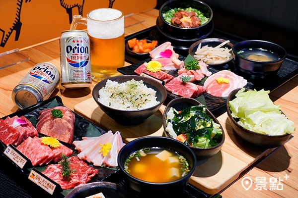 享受燒肉套餐時，也可加購酒精飲品大飽口福。