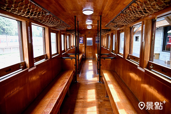 全台唯一檜木打造的主題列車車廂。