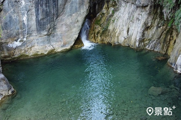 托亞奇伊瀑布可見整片壯觀的岩壁斷面。(圖／outdoorboyzattw，下同)