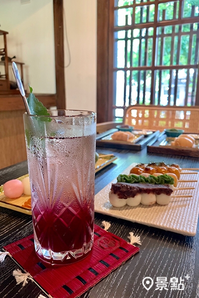 在「京町 山本屋」享用和風甜點、日式飲品、日本茶調酒等，令人感到宛如置身日本京都。