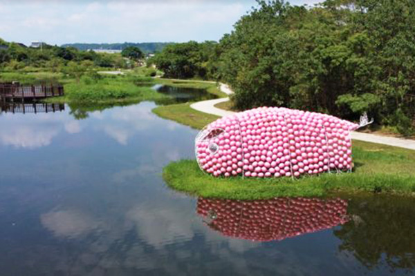 月眉人工濕地的作品「粉紅泡泡」。