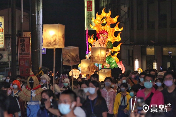 夜祭巡型。