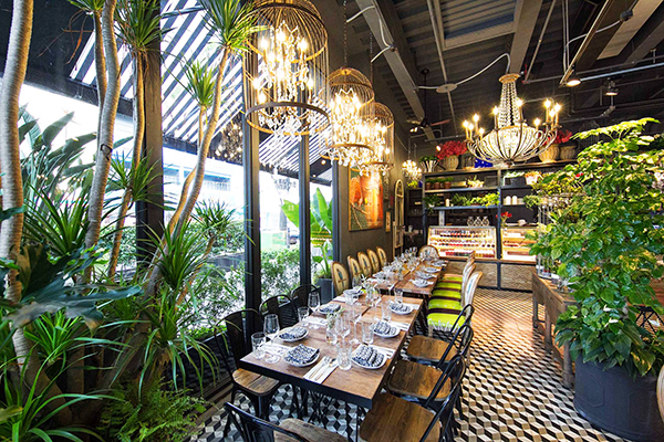 Thaï.J精緻的都市叢林風格，是IG打卡的熱門泰式餐廳。 (圖／Thaï.J)
