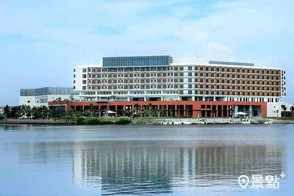 台南安平的福爾摩沙遊艇酒店，是全台唯一遊艇飯店。