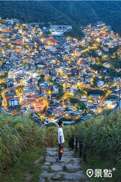 基隆山黃金山城的絕美夜景美照。(圖／qiuung)