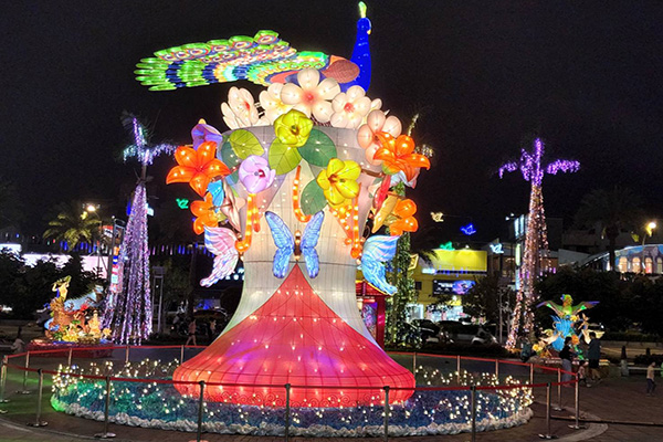台南花燈菁華展於10月7日晚上7點半點燈。（圖 / 台南市議會）
