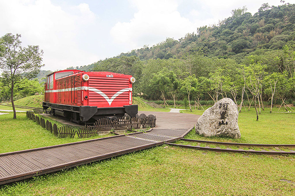 園區步道及小火車。(圖／阿里山國家風景區)