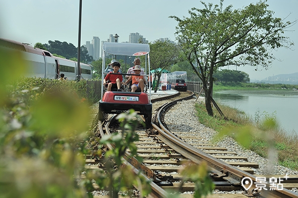 義王鐵道車