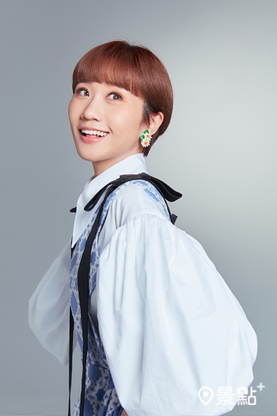 新科金鐘獎綜藝節目主持人「Lulu」黃路梓茵主持台北2023跨年晚會。