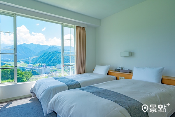 從房間就可以欣賞遼闊的谷川山脈。