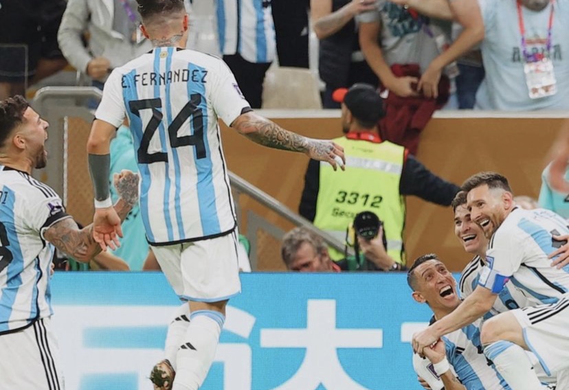 阿根廷隊戰法國的世界盃冠軍賽精彩刺激，球迷瘋狂！