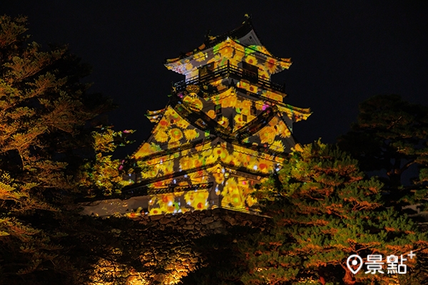 天守閣「光之花夜城」