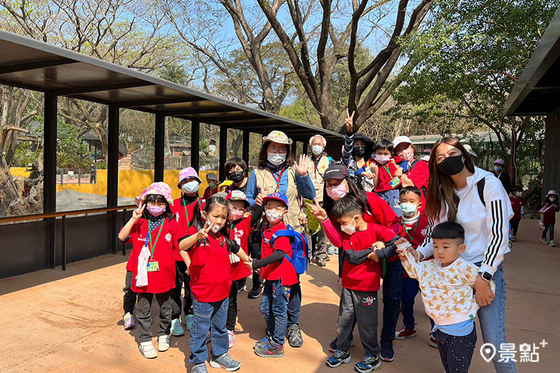 小朋友到壽山動物園參觀。