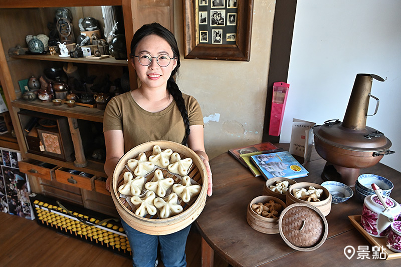 SOHO工坊成員之一的小安從老屋修繕過程中，發想出窗花饅頭創意美食。