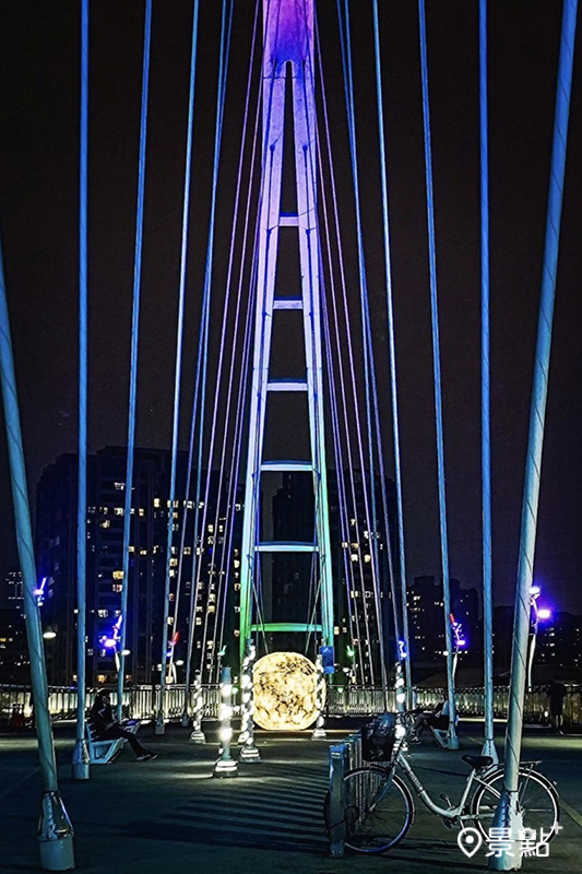 新月橋自行車道月球打卡點美景。 (圖／foto_de_ca，下同)