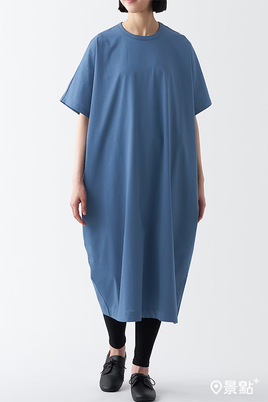 女棉混涼感天竺洋裝，2,390元。