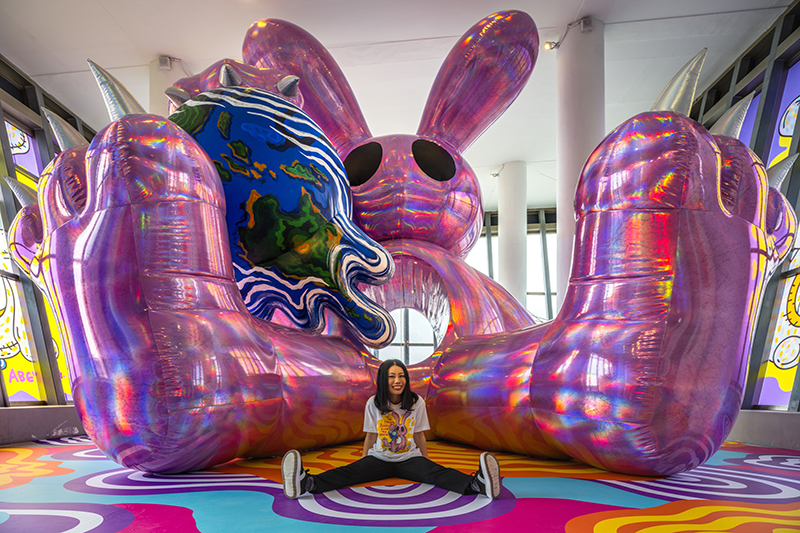 看海美術館展區《普普新浪潮》貪食兔。