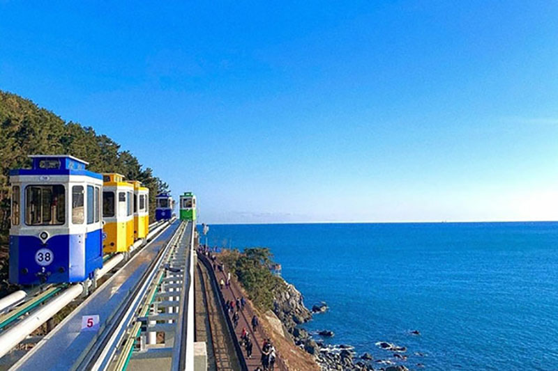 釜山海雲台新景點「天空艙」。(圖／海雲臺藍線公園)