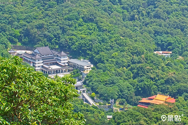 中和秘境白馬寺與無極宮。