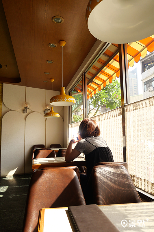 KADOYA喫茶店店內充滿懷舊昭和風。（圖／景點+ Rhoda，以下同）