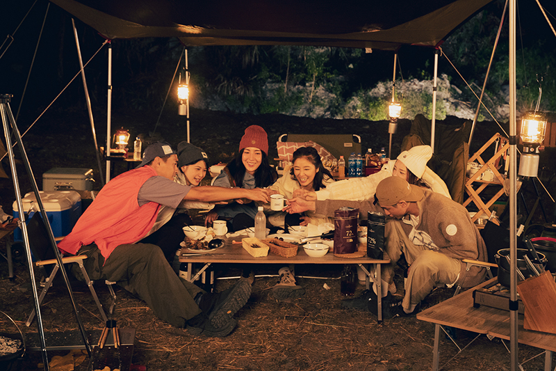光系列實境節目第一季《光露營就很忙了》以露營為主題。（圖／Netflix）