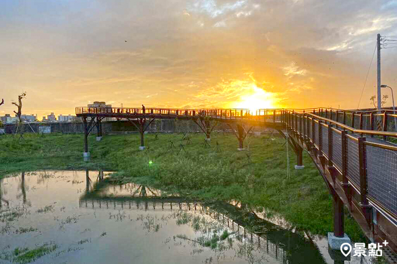 在展望平台可欣賞百萬夕陽美景。