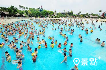 馬拉灣內東南亞最大露天人工造浪池「大海嘯」。（圖／麗寶樂園）