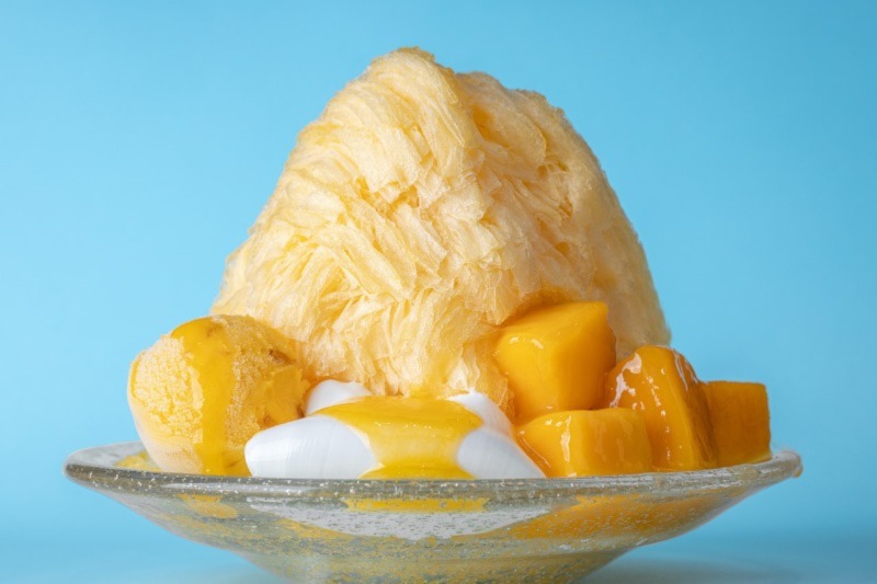 ICE MONSTER使用新鮮芒果塊、芒果雪酪與芒果雪花冰製成的芒果三重盛宴，味蕾大滿足！(圖／ICE MONSTER)