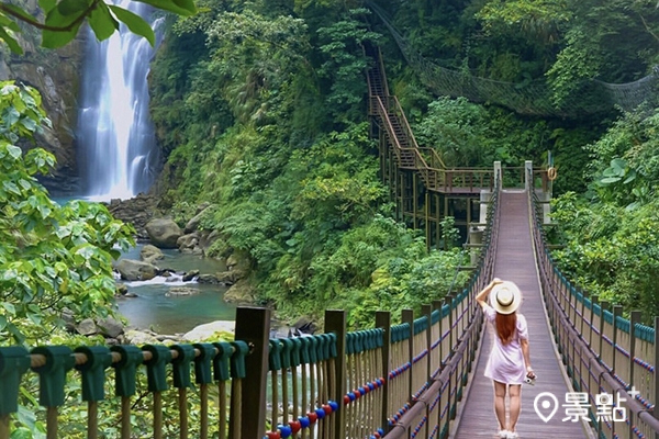 觀音瀑布風景區內步道輕鬆走，就能看見壯觀瀑布美景。（圖／yu_ning0202）