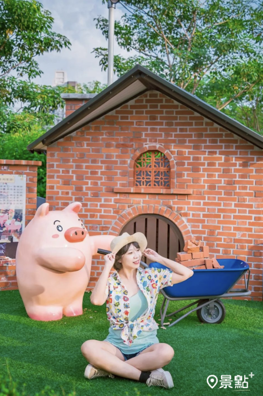 高雄蓮池兒童公園以童話為主軸，打造「三隻小豬迷宮」。（圖／linedwige）