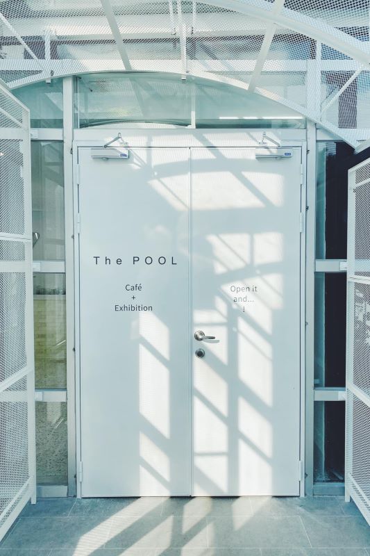 春室Glass Studio + The POOL結合工藝空間及咖啡廳。（圖／春室Glass Studio + The POOL，以下同）