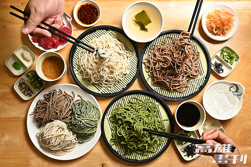 阿益蕎麥麵綠藻麵除了招牌日式涼麵，也販售麻醬麵等多種麵類。 ( 圖／高雄市新聞局，以下同）