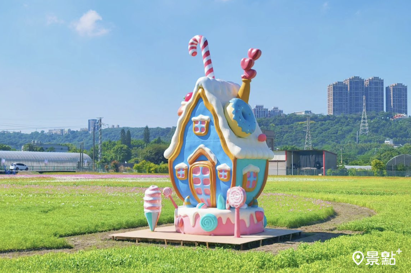 5公尺高主題裝置藝術「神奇糖果屋」。（圖／yijiun_lee）