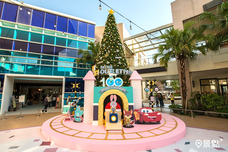 中央廣場 迪士尼100主題聖誕樹。
