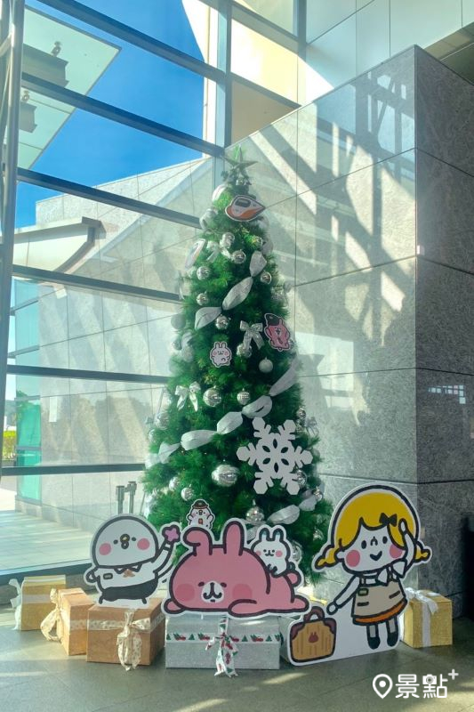台中高鐵烏日站聖誕樹。（圖／景點+ 張盈盈）