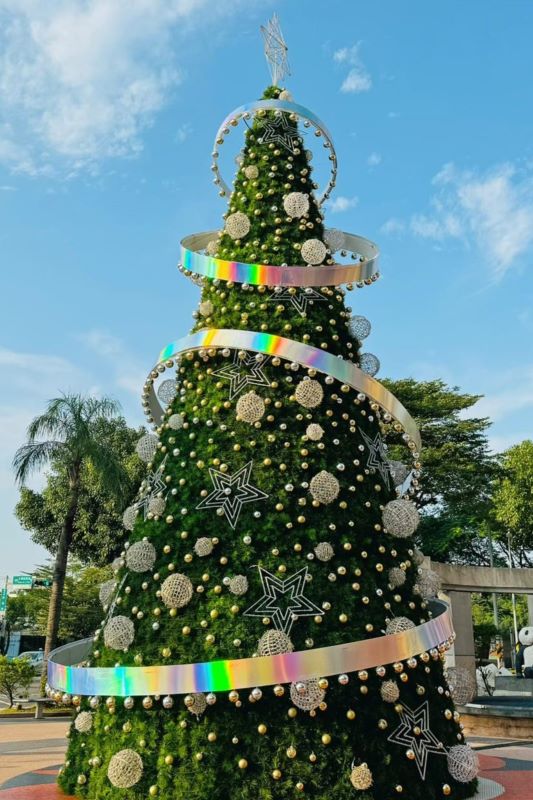 台南大遠百成功店聖誕樹。（圖／遠東百貨台南大遠百）