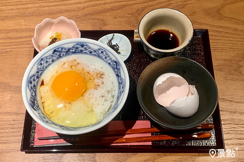 龜毛生食蛋拌飯。（圖／景點+ 張盈盈）