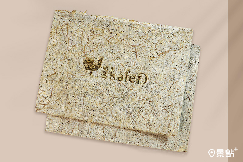 kafeD X 紙有為你 咖啡渣再製種籽明信片。